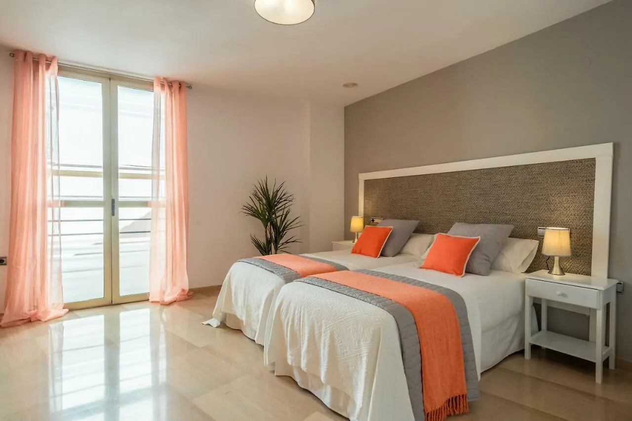 Iloftmalaga Larios-Strachan 0*, Malaga